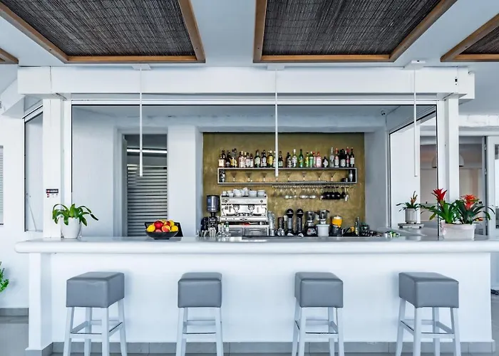 ホテル マノーラズ ビーチ ミコノス